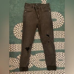 Simone black ripped high rise super skinny 27 4R